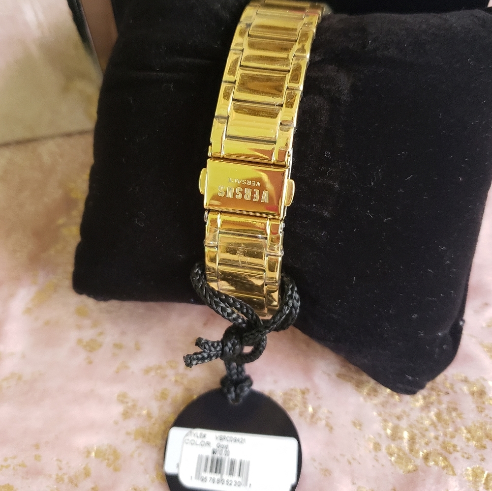 VERSUS VERSACE | Covent Garden Crystal Bracelet Watch - Picture 10 of 16